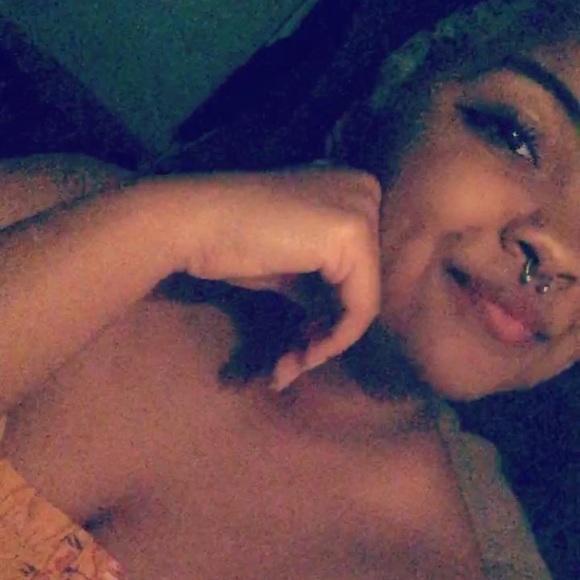 Meet your Posher, Erin - Picture 1 of 1